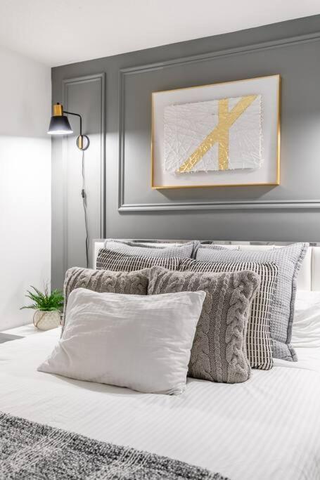 Luxury Suite Downtown Toronto Near Cn Tower Ngoại thất bức ảnh