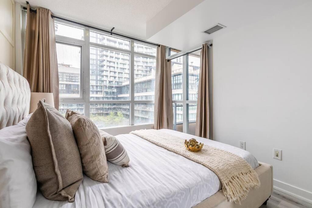 Luxury Suite Downtown Toronto Near Cn Tower Ngoại thất bức ảnh