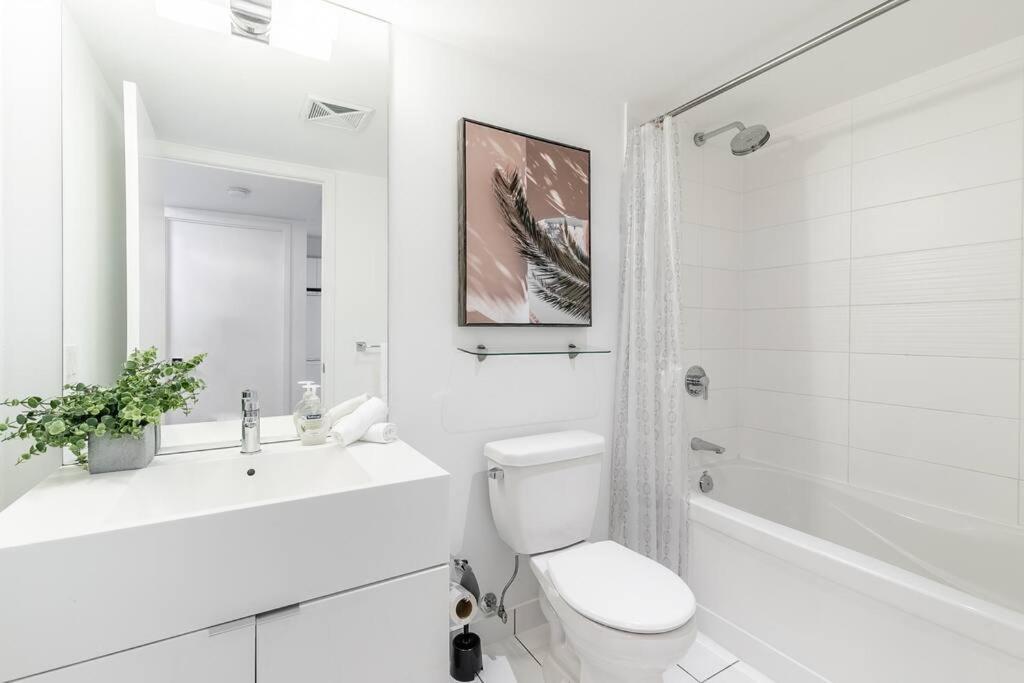 Luxury Suite Downtown Toronto Near Cn Tower Ngoại thất bức ảnh
