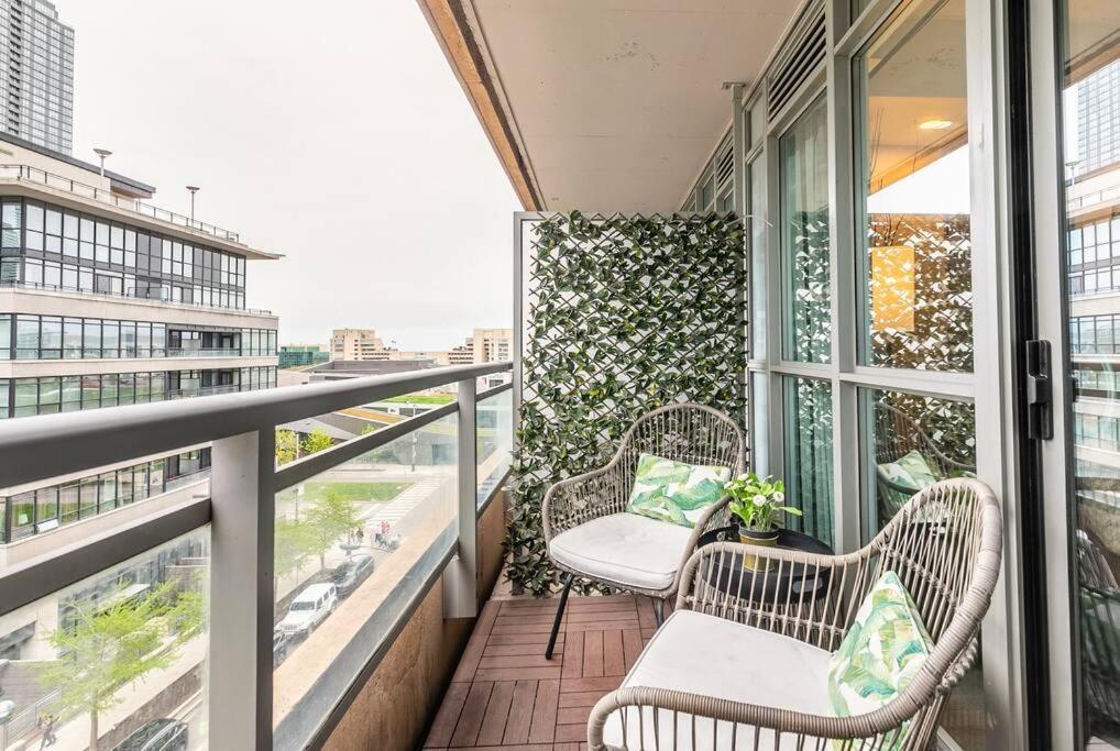 Luxury Suite Downtown Toronto Near Cn Tower Ngoại thất bức ảnh
