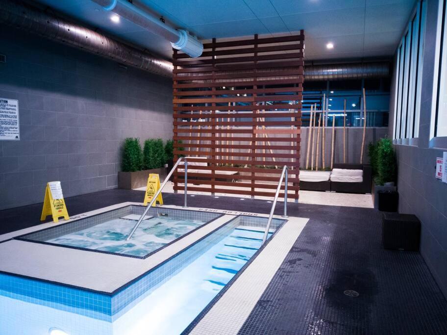 Luxury Suite Downtown Toronto Near Cn Tower Ngoại thất bức ảnh